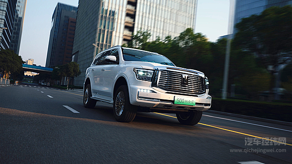 售价定位都相近 坦克500Hi4-Z和方程豹豹8谁更硬核？