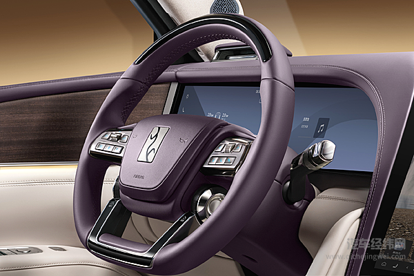 空间、性能、安全三位一体 仰望U8L鼎世版打破传统豪华 SUV 固有格局