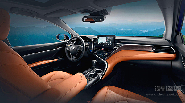 中日混动B级车PK 红旗H5硬刚凯美瑞