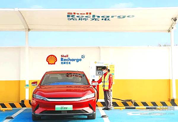 四处合作的宁德时代与比亚迪谁才是赢家？