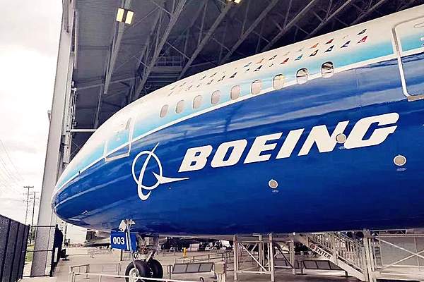 我想到最浪漫的事情 是开保时捷飞机送你回我家