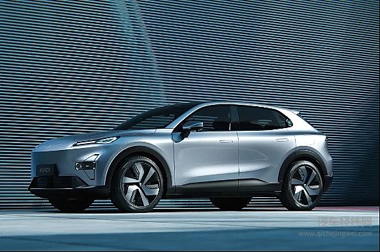 深蓝S05亮相成都车展 走性价比路线能否挑战宋PLUS？