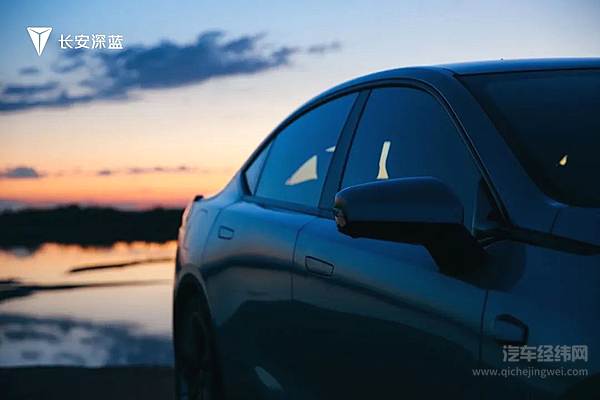 长安深蓝SL03吹响长安进军新能源汽车的号角