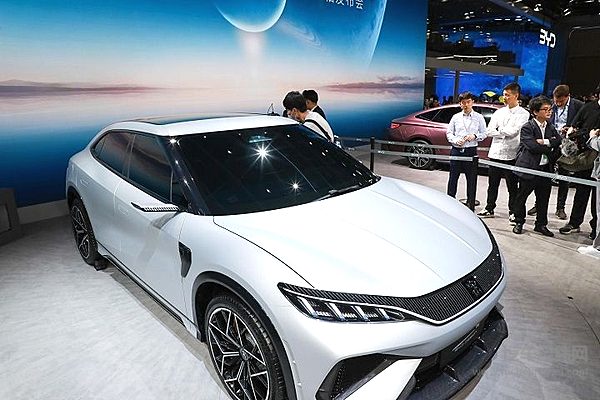 全新年轻化风格 宋L概念车亮相2023上海车展