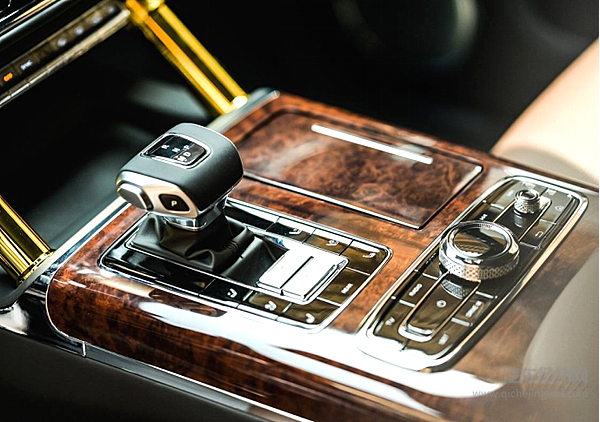 国产之光登上百万级豪华SUV擂台 红旗LS7能够挑战宝马X7与林肯领航员？