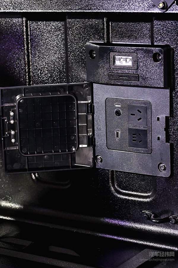 售价13.99万元起 长安猎手超级增程皮卡震撼上市