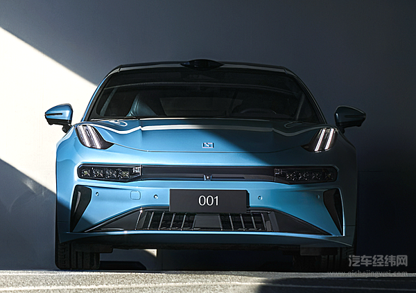 30万元内中大型纯电轿车对决 极越07与极氪001谁表现更好？