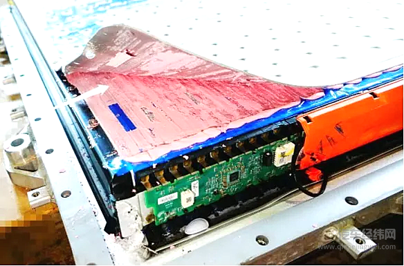 碰撞事件持续发酵！比亚迪刀片电池能否力排非议