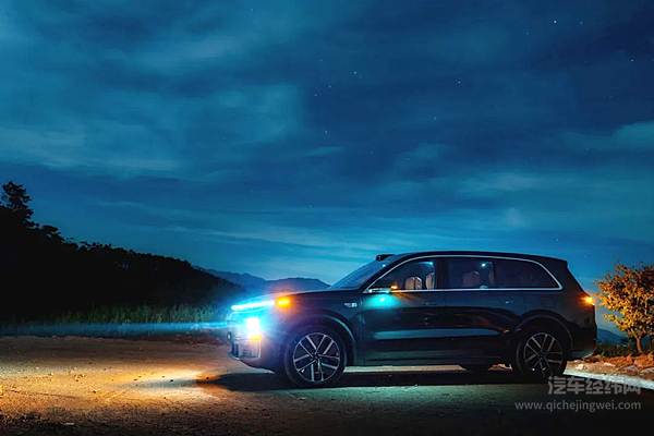 销量不断上升股价跌掉一半 理想汽车如何走出“怪圈”？