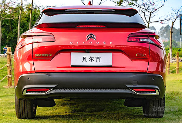 凌厉、不从众 标致408X和凡尔赛谁更能代表法式风格？