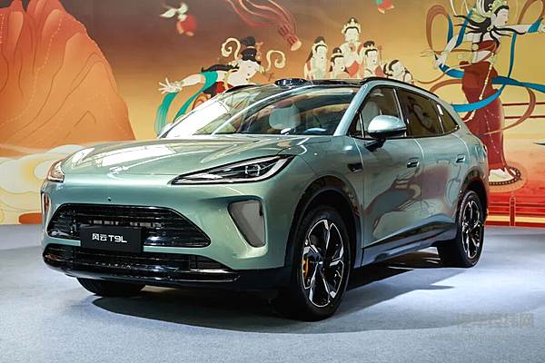 奇瑞风云之夜，智美大五座SUV风云T9L预售价13.99万元起