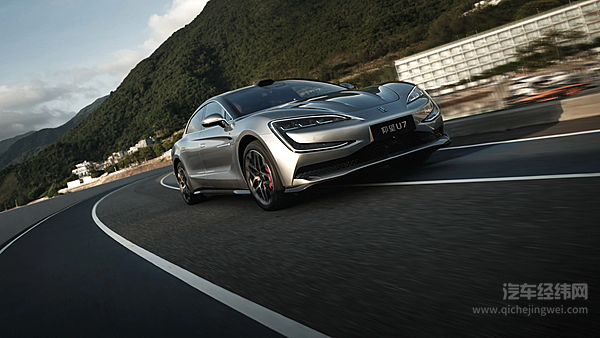 国产旗舰纯电天花板 仰望U7和蔚来ET9你站谁？