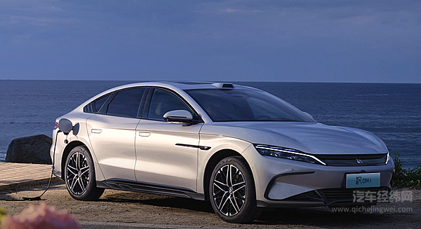 比亚迪汉智驾领航版上市 多维度升级带来“闭眼入”新选项