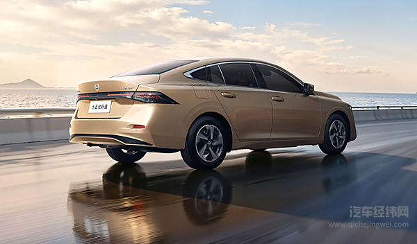 燃油标杆遇新能源黑马 第十五代轩逸和秦L DM-i你站哪边？