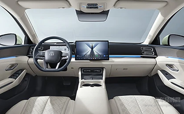 燃油标杆遇新能源黑马 第十五代轩逸和秦L DM-i你站哪边？