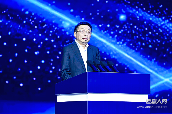 上汽紅巖董事長楊懷景：歷經(jīng)重整煥新啟航，新紅巖獲上汽全鏈賦能“起步即沖刺”！