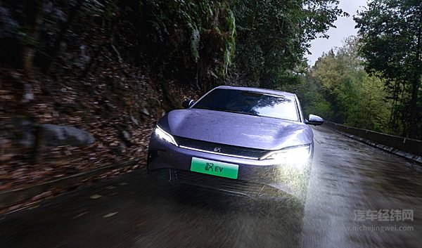 空间、动力优势明显 红旗EH7能否挑战汉EV？