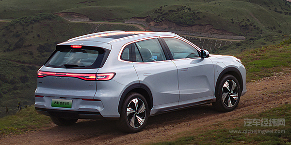 10万元的纯电SUV 吉利银河E5与深蓝S05谁的性价比更高？