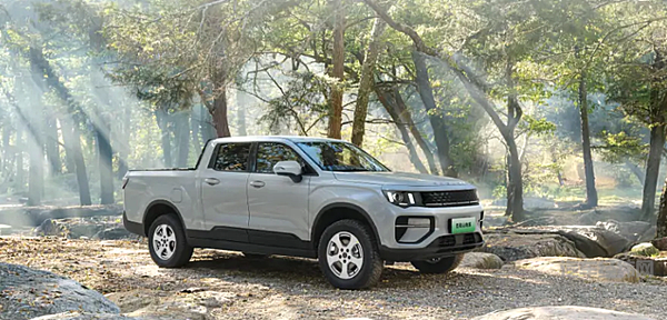 吉利雷达PHEV皮卡双旗舰上市 硬核实力征服高原险途