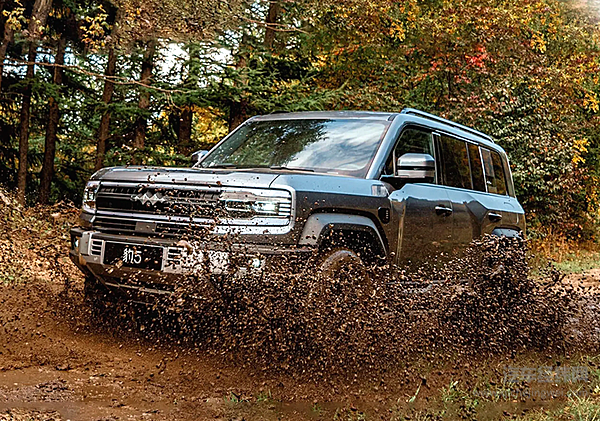 20万级新能源越野车二选一 方程豹豹5与北京BJ40增程版谁更强？