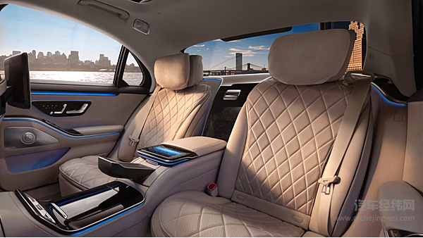 顶流行政座驾内卷 奔驰S级、宝马7系你Pick哪个？