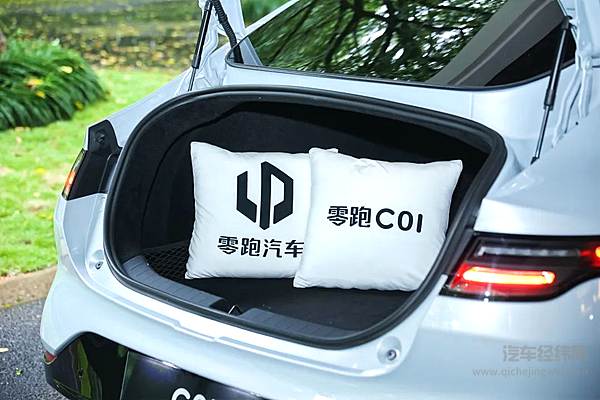 5050mm车身 这就是零跑C01的豪华气质