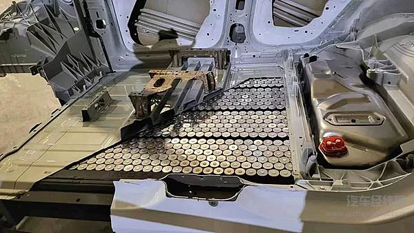 电池之争开启下半场 宁德麒麟与特斯拉4680谁能代表新能源电池？