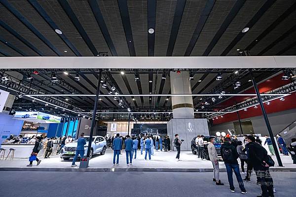 三旗舰焕新发布引领品牌向上 长城汽车强势登陆2022广州车展