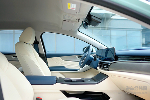 江铃新能源双子星：羿驰05&易至EV3 PLUS，定义务实派家庭用车新选择