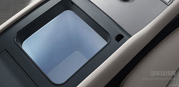 十万级车配有智驾和冰箱？比亚迪第二代元 PLUS 智驾版表现如何？