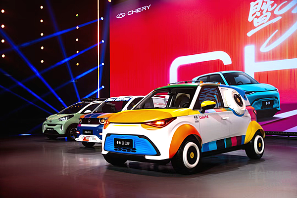 打工人的第一台 “变形金刚“ 奇瑞用三款小车给出 “王炸“选择