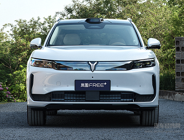 岚图FREE + 预售价22.99万起 重新定义 “50 万级驾享体验”