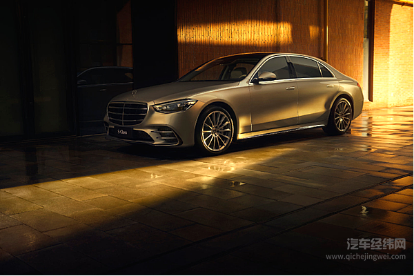 顶流行政座驾内卷 奔驰S级、宝马7系你Pick哪个？