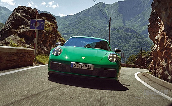减重后跑进4秒 保时捷911 Carrera T代表的轻量化跑车前途如何？
