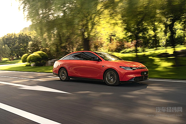 后来居上 新能源赛道上为什么传统车企正在跑赢蔚小理？