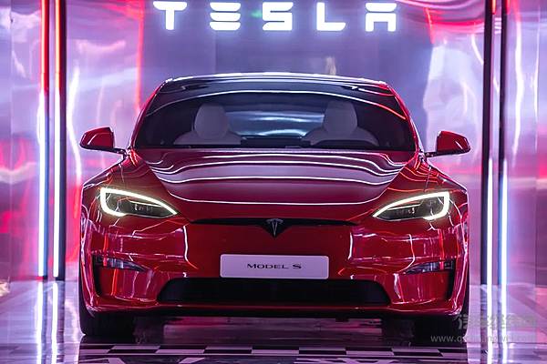 比亚迪向左特斯拉向右 新能源厂商分化加剧