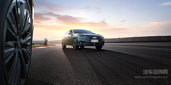 13.79万元起 艾瑞泽8 PRO 2.0T用6秒破百改写性能车门槛