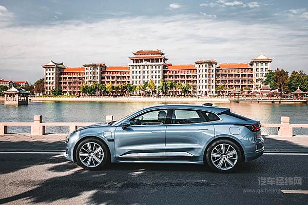 加装高通8155芯片 极氪001能否胜过蔚来ET5？