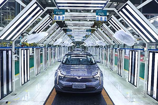 哪吒汽车该如何站稳中低端市场？