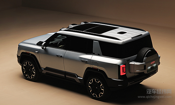 售价定位都相近 坦克500Hi4-Z和方程豹豹8谁更硬核？