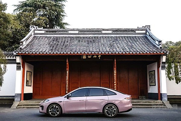 十万元高阶智驾车型  广汽RT与小鹏MONA M03谁更香？