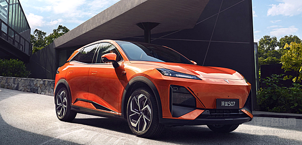 智驾之争关键年 比亚迪汉L DM-i与深蓝S07谁更值得入手？