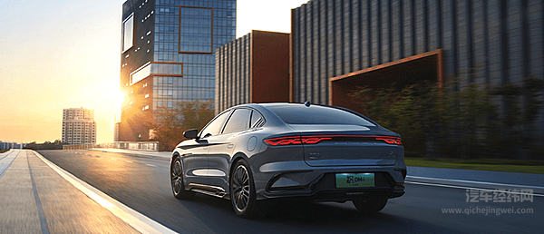 智驾之争关键年 比亚迪汉L DM-i与深蓝S07谁更值得入手？