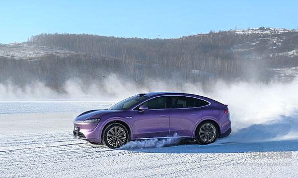 师出同门华为系 新问界M7和智界R7谁更受用户青睐？