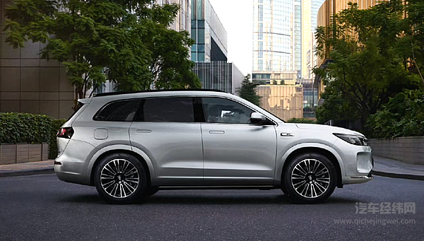 师出同门华为系 新问界M7和智界R7谁更受用户青睐？