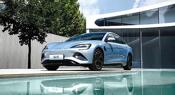 比亚迪向左特斯拉向右 新能源厂商分化加剧