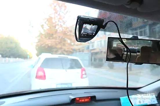 重庆公交坠江事件后，我们的汽车为什么不能安装黑匣子？