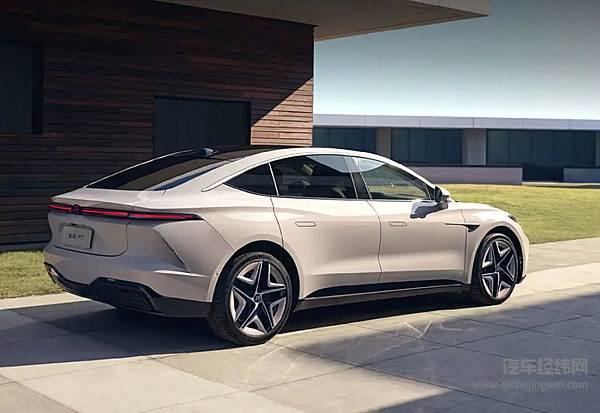 不同品牌相似的定位 上汽飞凡与智己如何避免左右互搏？