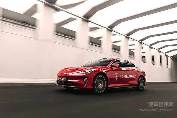 20万级轿车如何挑战百万级体验？智己L6用三大黑科技给出答案