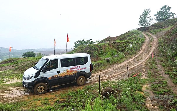 欧霸·山海征途体验营燃擎开启！试乘试驾解锁真四驱实力